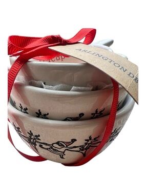 NWT Arlington Designs Santa & Reindeer Design Nesting Bowls